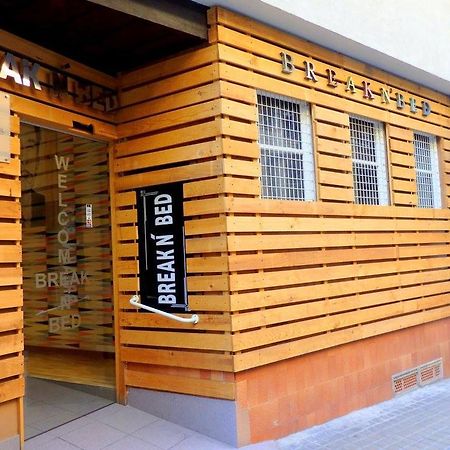 Break N Bed Hostel Barcelona Exterior photo