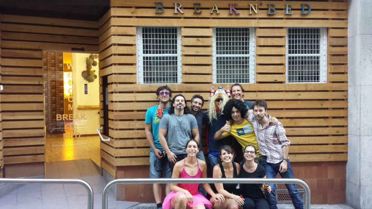 Break N Bed Hostel Barcelona Exterior photo